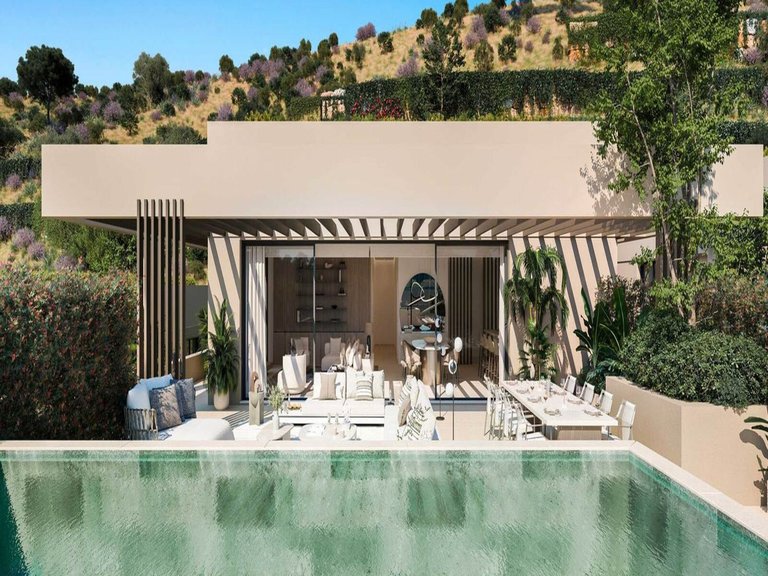 Town House for Sale in Nueva Andalucía, Malaga 2
