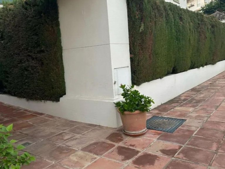 Apartment for Sale in Nueva Andalucía, Malaga 11