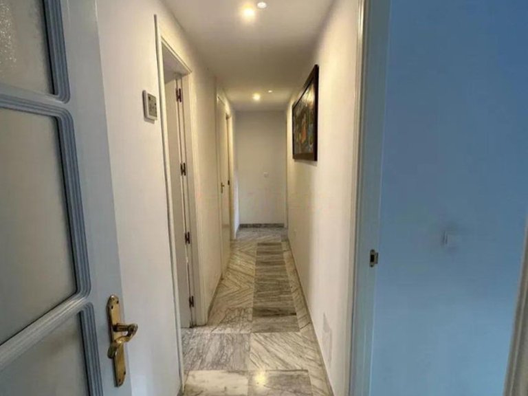 Apartment for Sale in Nueva Andalucía, Malaga 14