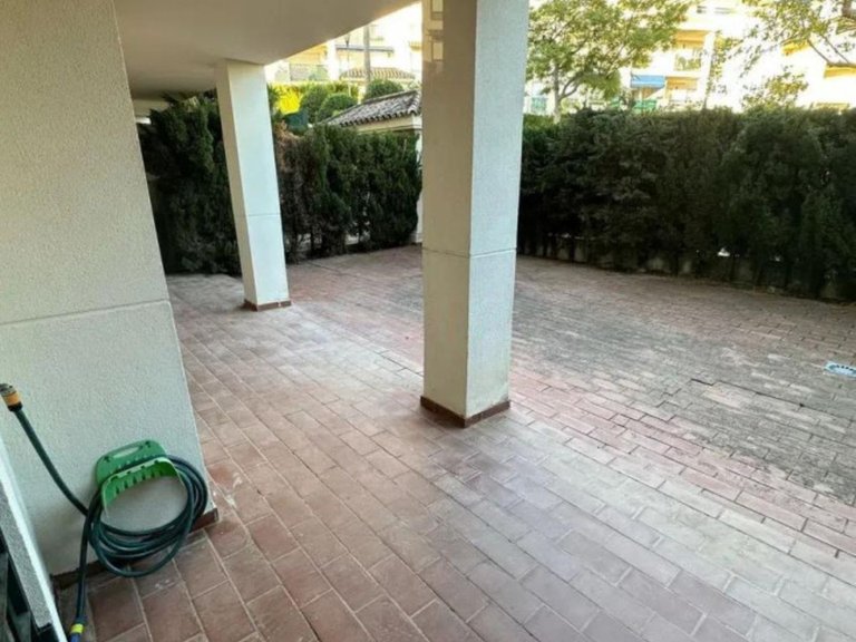 Apartment for Sale in Nueva Andalucía, Malaga 20