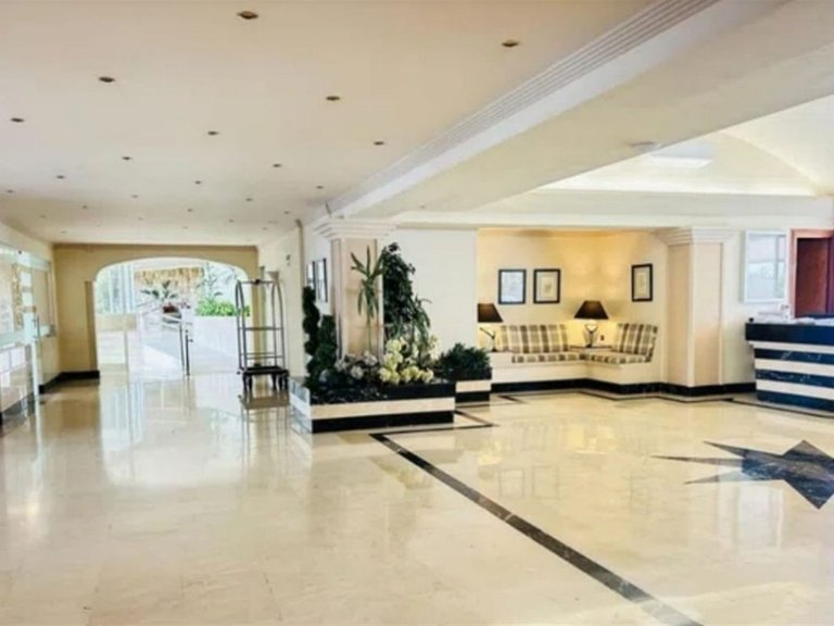 Apartment for Sale in Nueva Andalucía, Malaga 17
