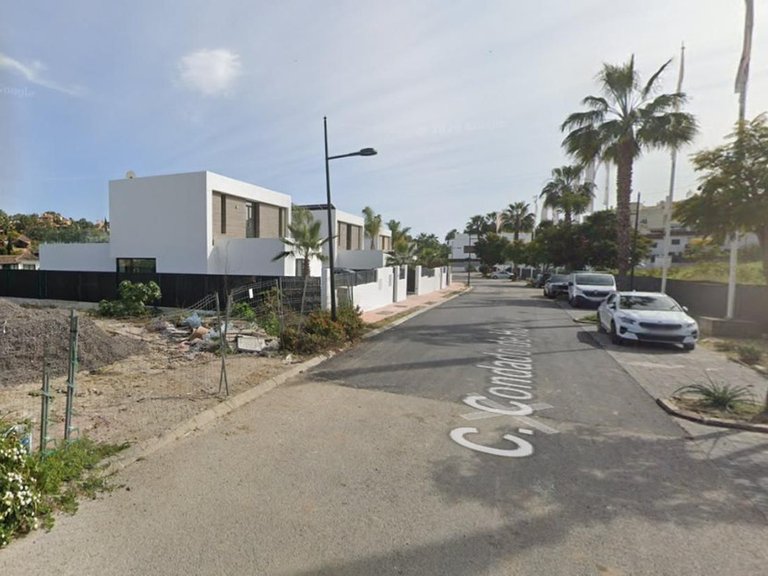 Plot for Sale in El Paraiso, Malaga 9