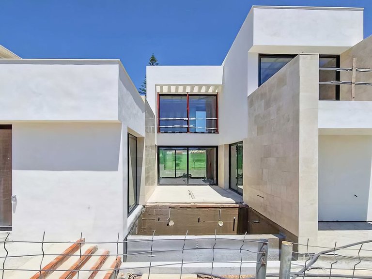 Villa for Sale in Marbella, Malaga 1