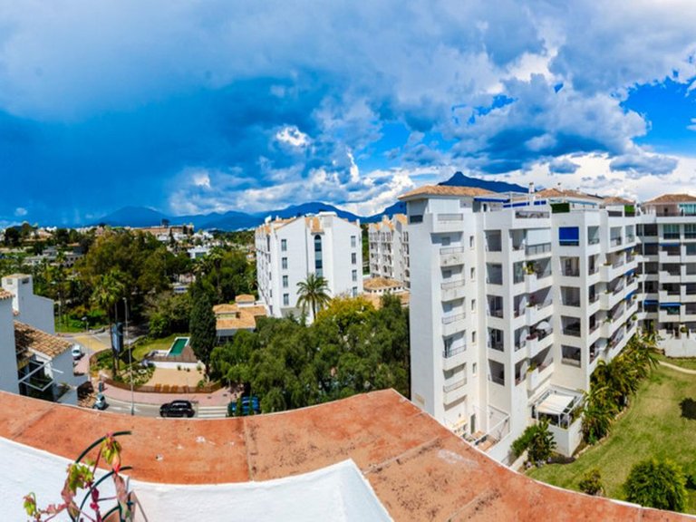 Penthouse for Sale in Puerto Banús, Malaga 1
