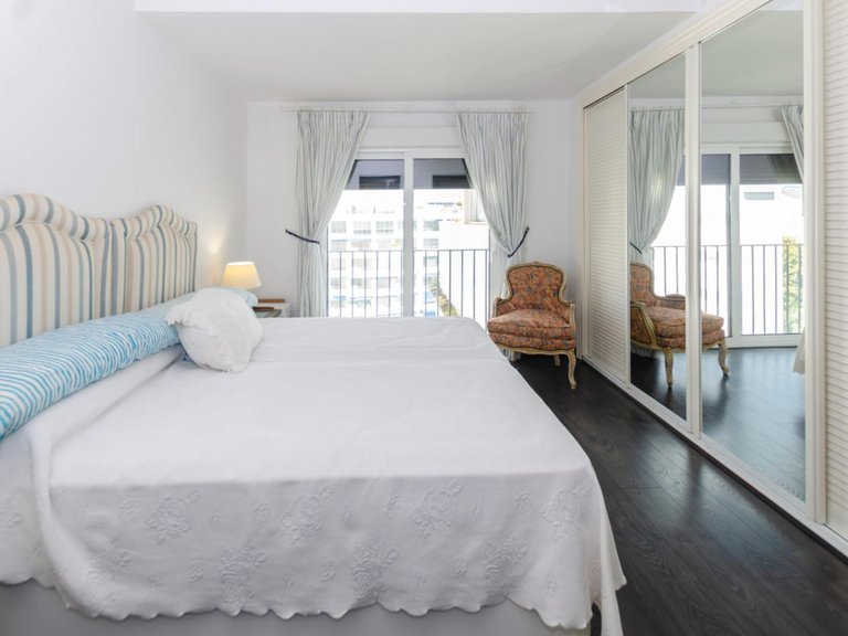 Penthouse for Sale in Puerto Banús, Malaga 10