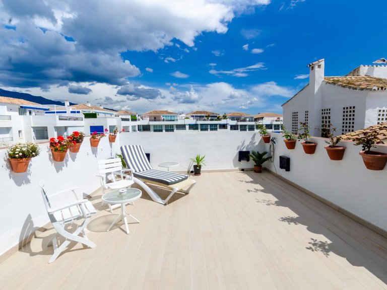 Penthouse for Sale in Puerto Banús, Malaga 15