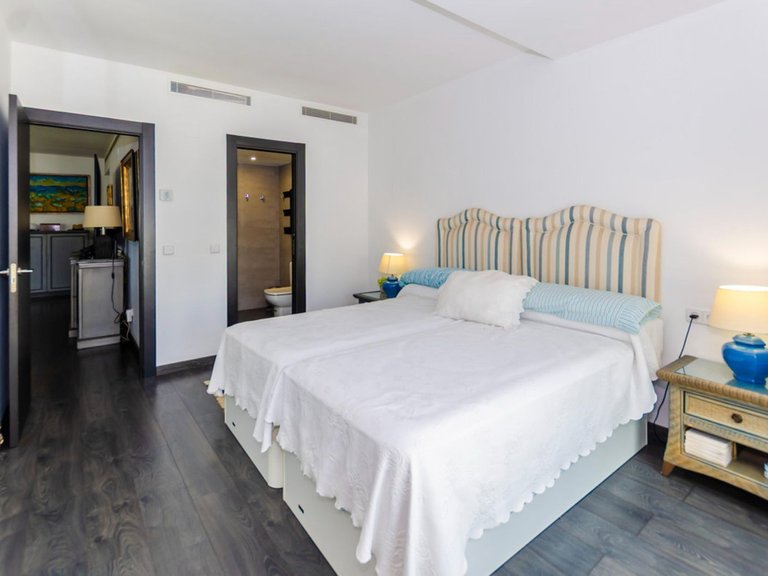 Penthouse for Sale in Puerto Banús, Malaga 9