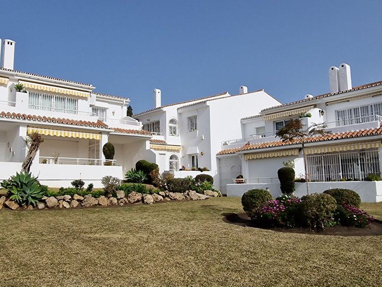 Apartment for Sale in New Golden Mile, Malaga 2