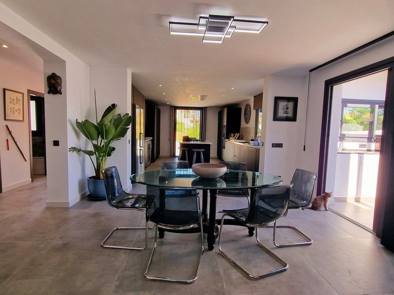 Villa for Sale in San Pedro De Alcántara, Malaga 4