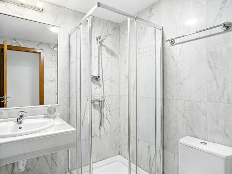 Apartment for Sale in Benahavís, Malaga 11