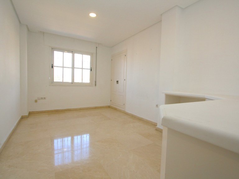 Penthouse for Sale in Costa del Sol Fuengirola, Malaga 12