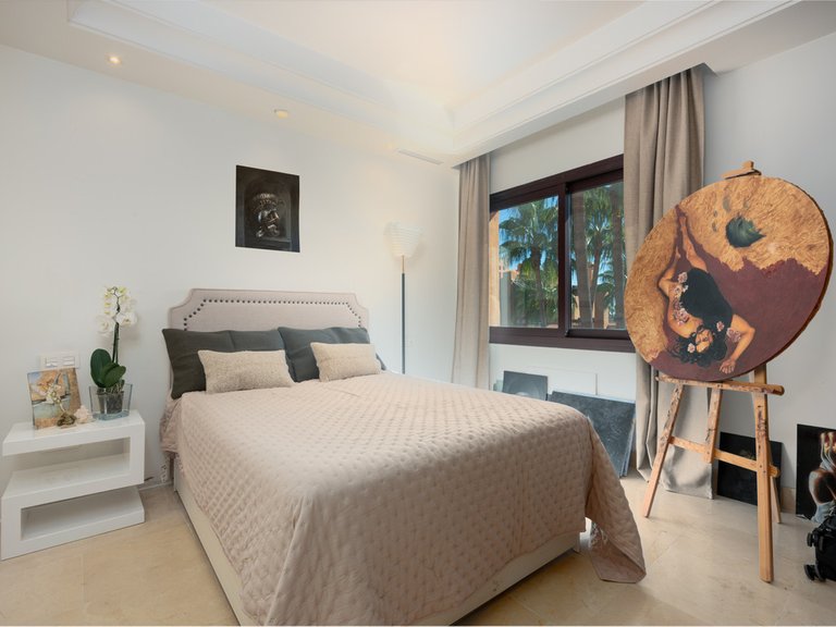 Apartment for Sale in Nueva Andalucía, Malaga 11