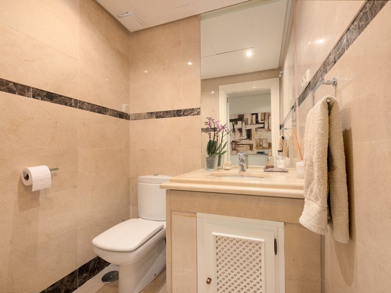 Apartment for Sale in Nueva Andalucía, Malaga 13