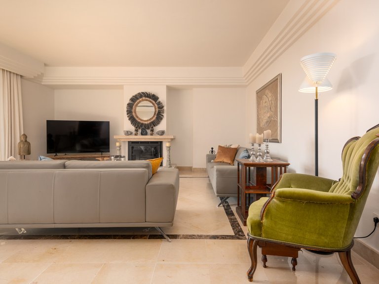 Apartment for Sale in Nueva Andalucía, Malaga 15