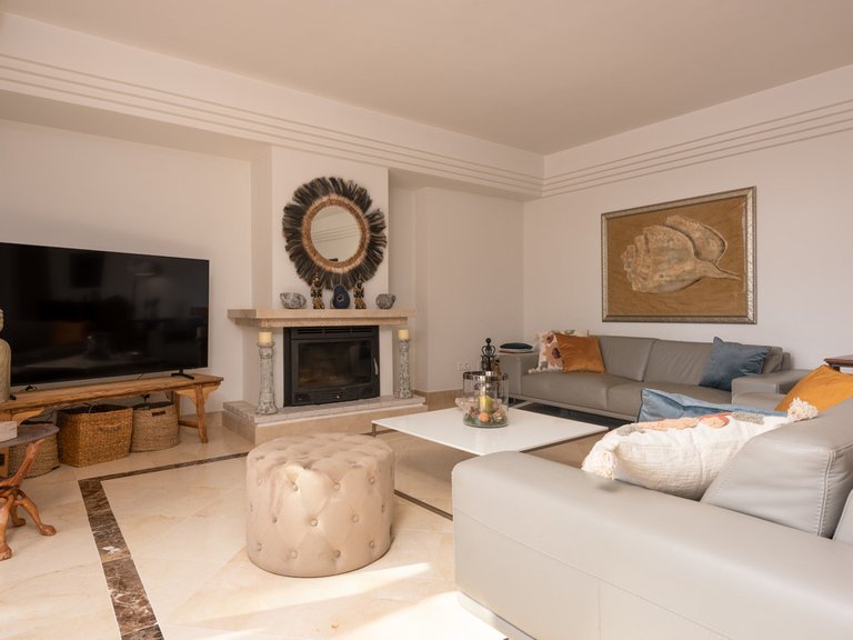 Apartment for Sale in Nueva Andalucía, Malaga 16