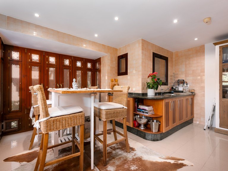 Apartment for Sale in Nueva Andalucía, Malaga 19