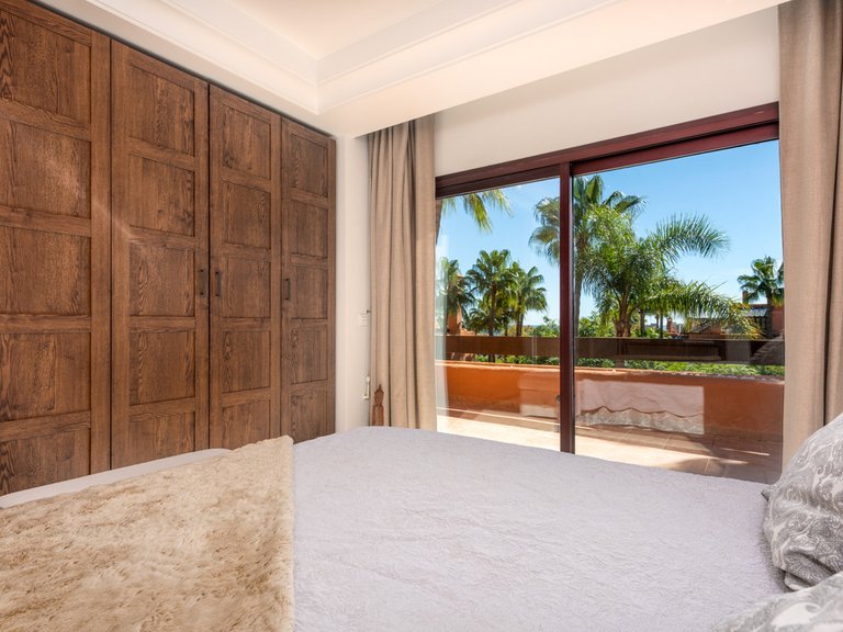 Apartment for Sale in Nueva Andalucía, Malaga 20