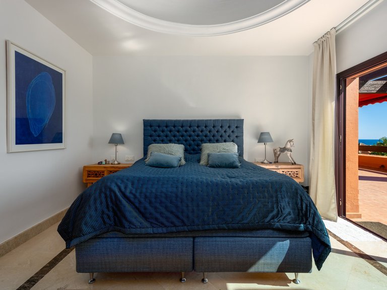 Apartment for Sale in Nueva Andalucía, Malaga 23