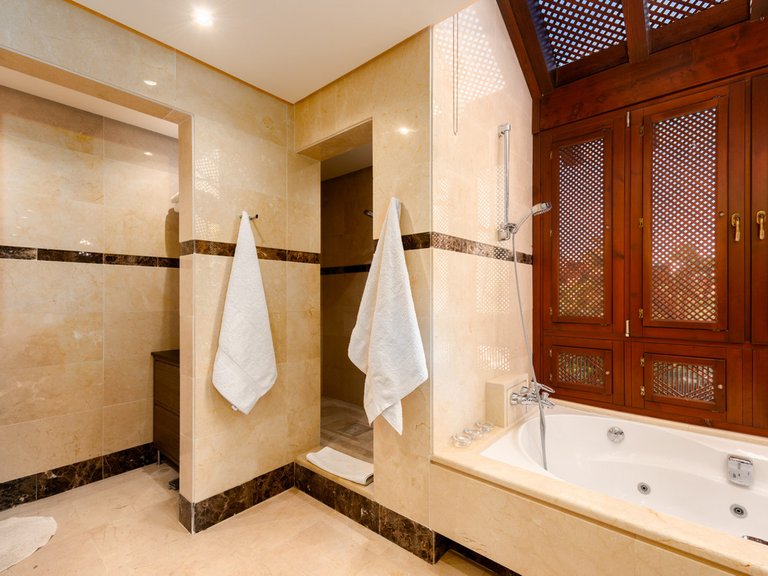 Apartment for Sale in Nueva Andalucía, Malaga 25