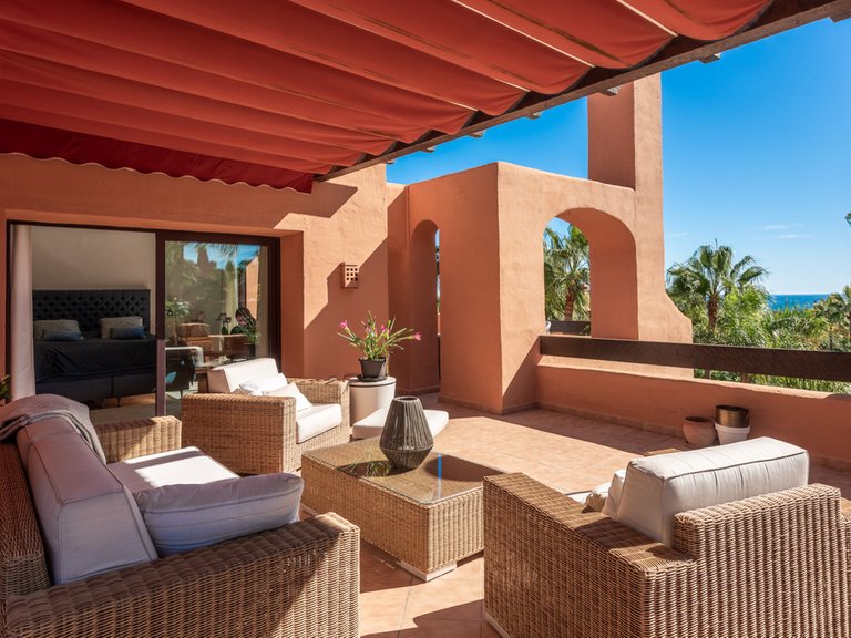 Apartment for Sale in Nueva Andalucía, Malaga 27