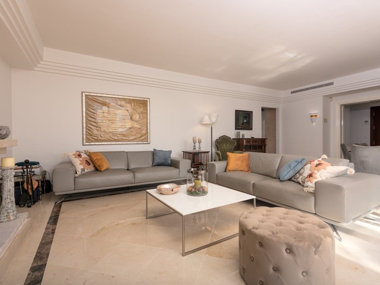 Apartment for Sale in Nueva Andalucía, Malaga 3