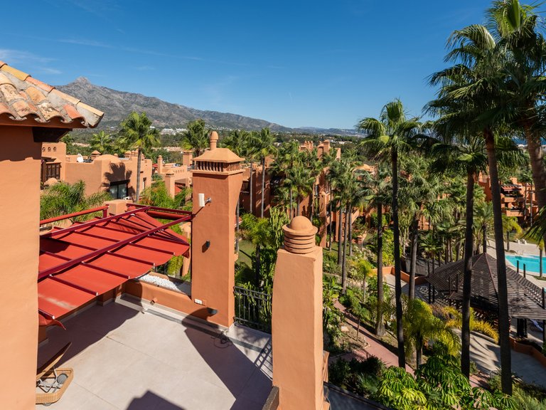 Apartment for Sale in Nueva Andalucía, Malaga 32