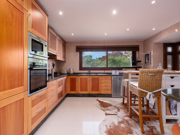 Apartment for Sale in Nueva Andalucía, Malaga 5