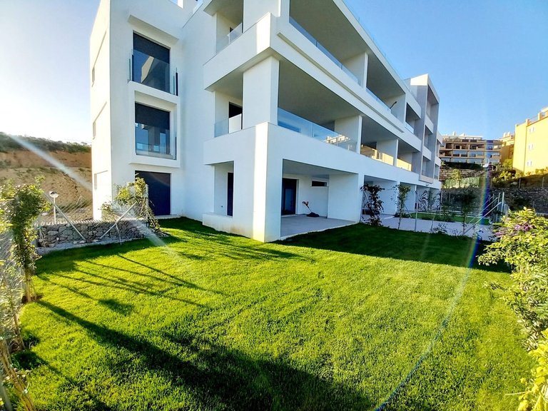 Apartment for Sale in Costa del Sol, Calanova Golf, Malaga 1
