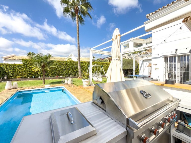 Villa for Sale in Istán, Malaga 36