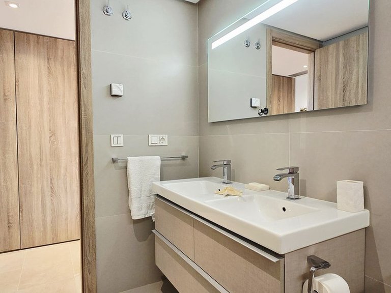 Apartment for Sale in Benahavís, Malaga 17