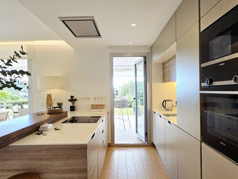 Apartment for Sale in Benahavís, Malaga 9