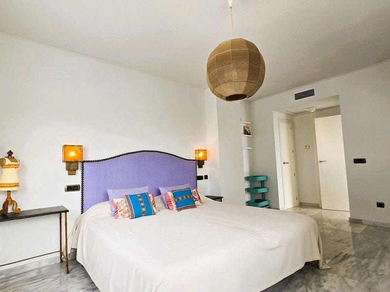 Apartment for Sale in Nueva Andalucía, Malaga 14