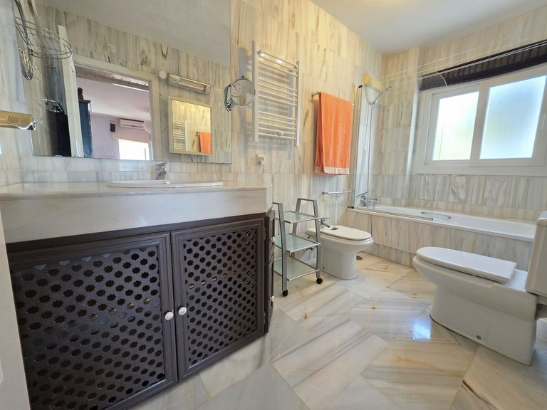Apartment for Sale in La Mairena, Malaga 8