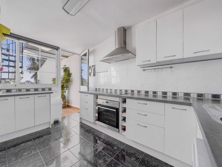 Town House for Sale in Costa del Sol, Benalmadena Costa, Malaga 10