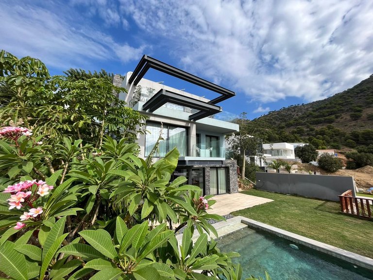 Villa for Sale in Benalmadena, Malaga 3