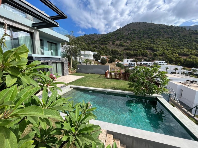 Villa for Sale in Benalmadena, Malaga 4