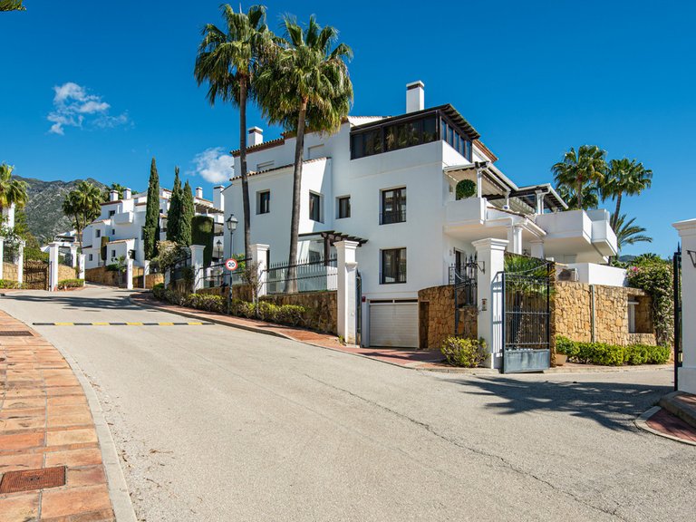 Apartment for Sale in The Golden Mile, Malaga 12