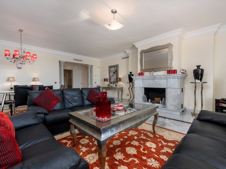 Apartment for Sale in The Golden Mile, Malaga 16