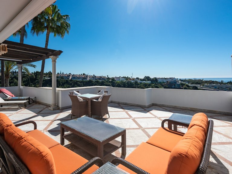 Apartment for Sale in The Golden Mile, Malaga 19