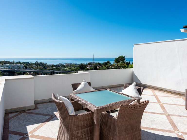 Apartment for Sale in The Golden Mile, Malaga 20