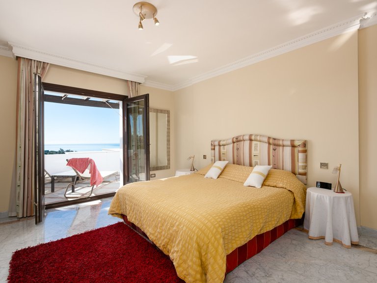 Apartment for Sale in The Golden Mile, Malaga 26