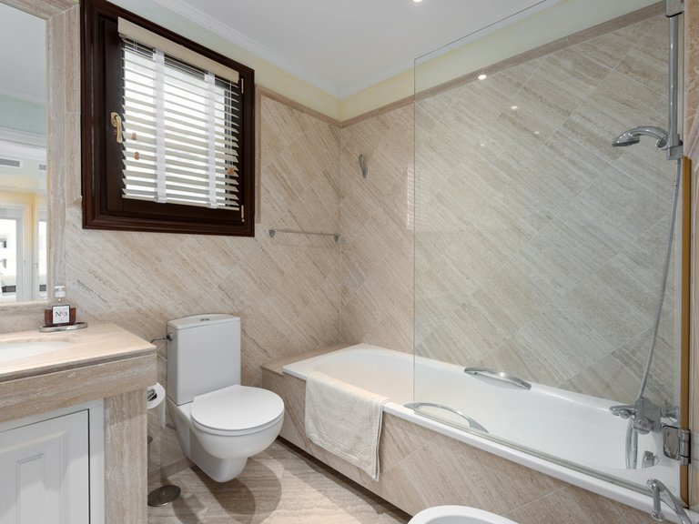 Apartment for Sale in The Golden Mile, Malaga 31