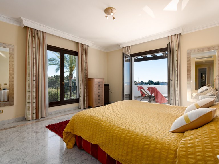 Apartment for Sale in The Golden Mile, Malaga 6