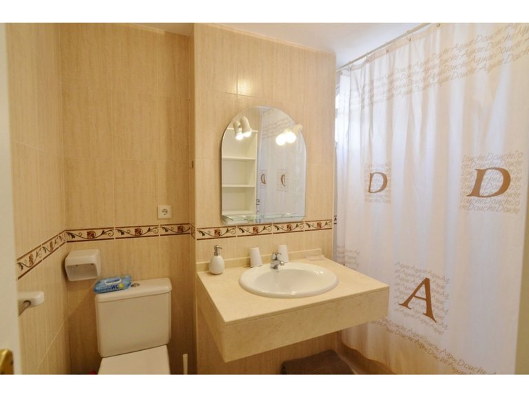 Penthouse for Weekly Rent in Nueva Andalucía, Malaga 16