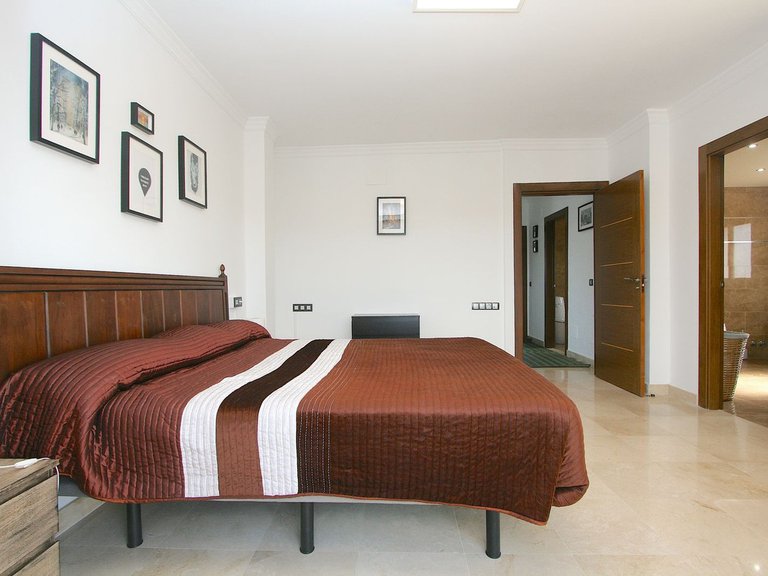 Villa for Sale in Inland Sierrezuela, Malaga 16