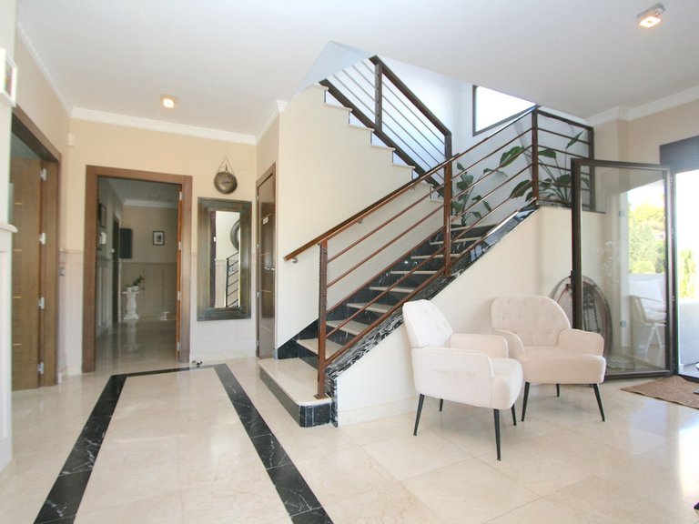 Villa for Sale in Inland Sierrezuela, Malaga 2