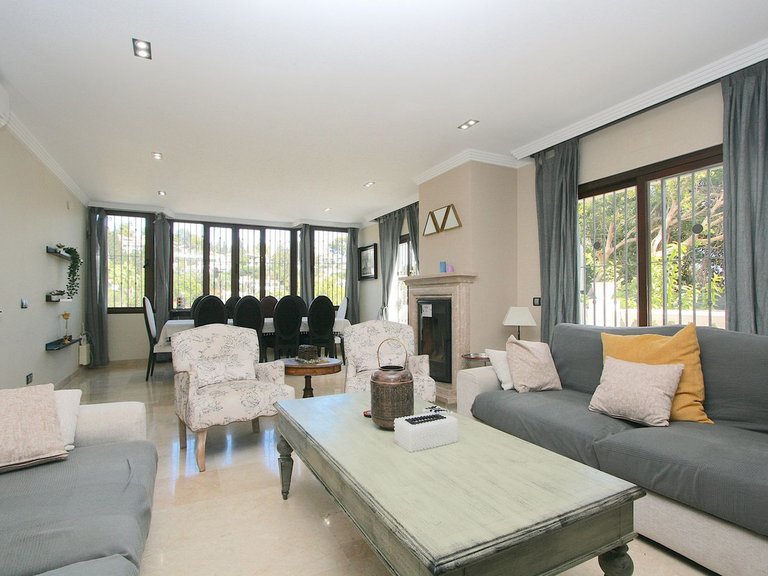 Villa for Sale in Inland Sierrezuela, Malaga 33