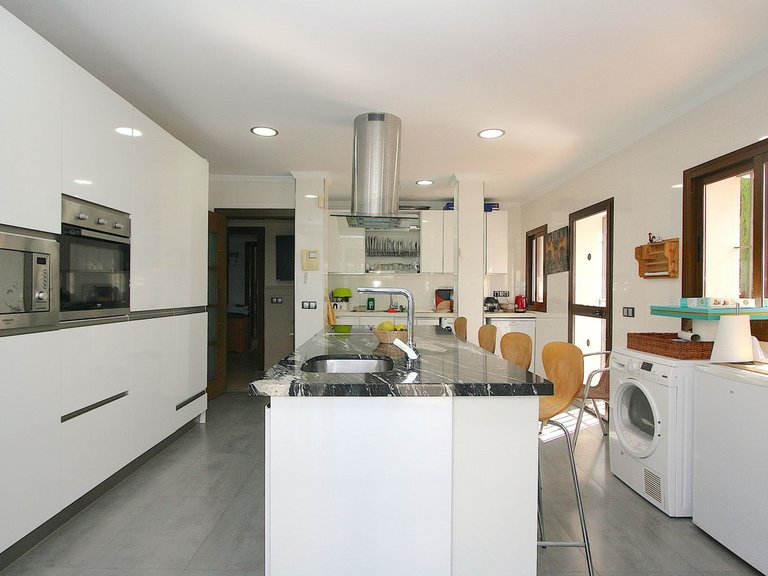Villa for Sale in Inland Sierrezuela, Malaga 37