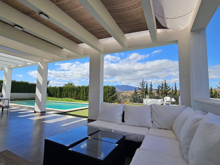 Villa for Sale in Inland Sierrezuela, Malaga 7