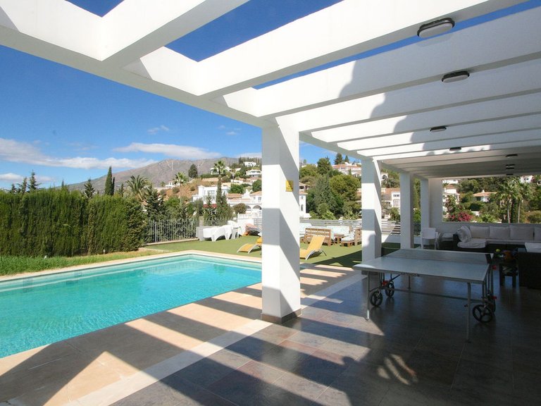 Villa for Sale in Inland Sierrezuela, Malaga 8